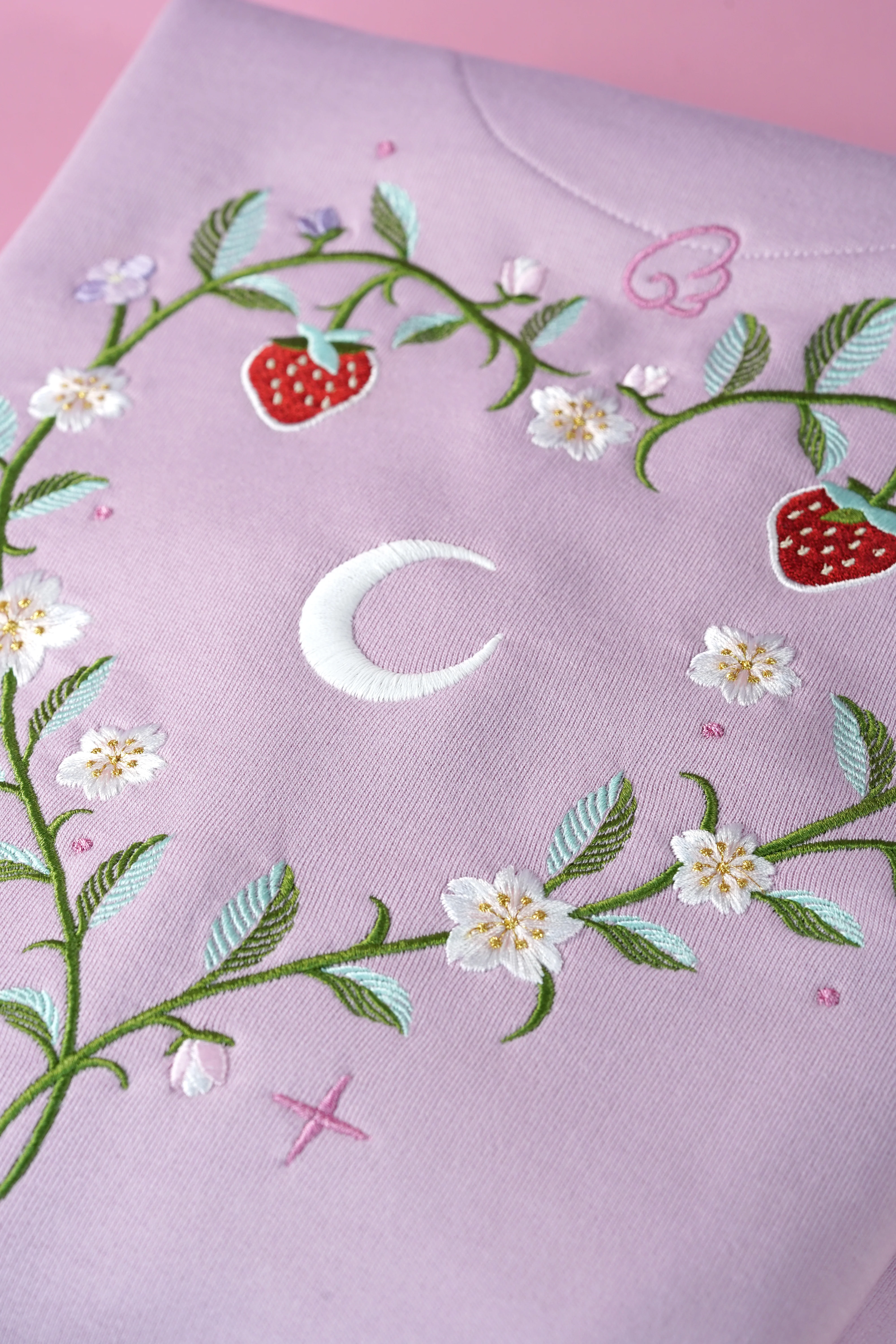 Luminescent Bloomy Heart - Embroidery Sweater - Image 6