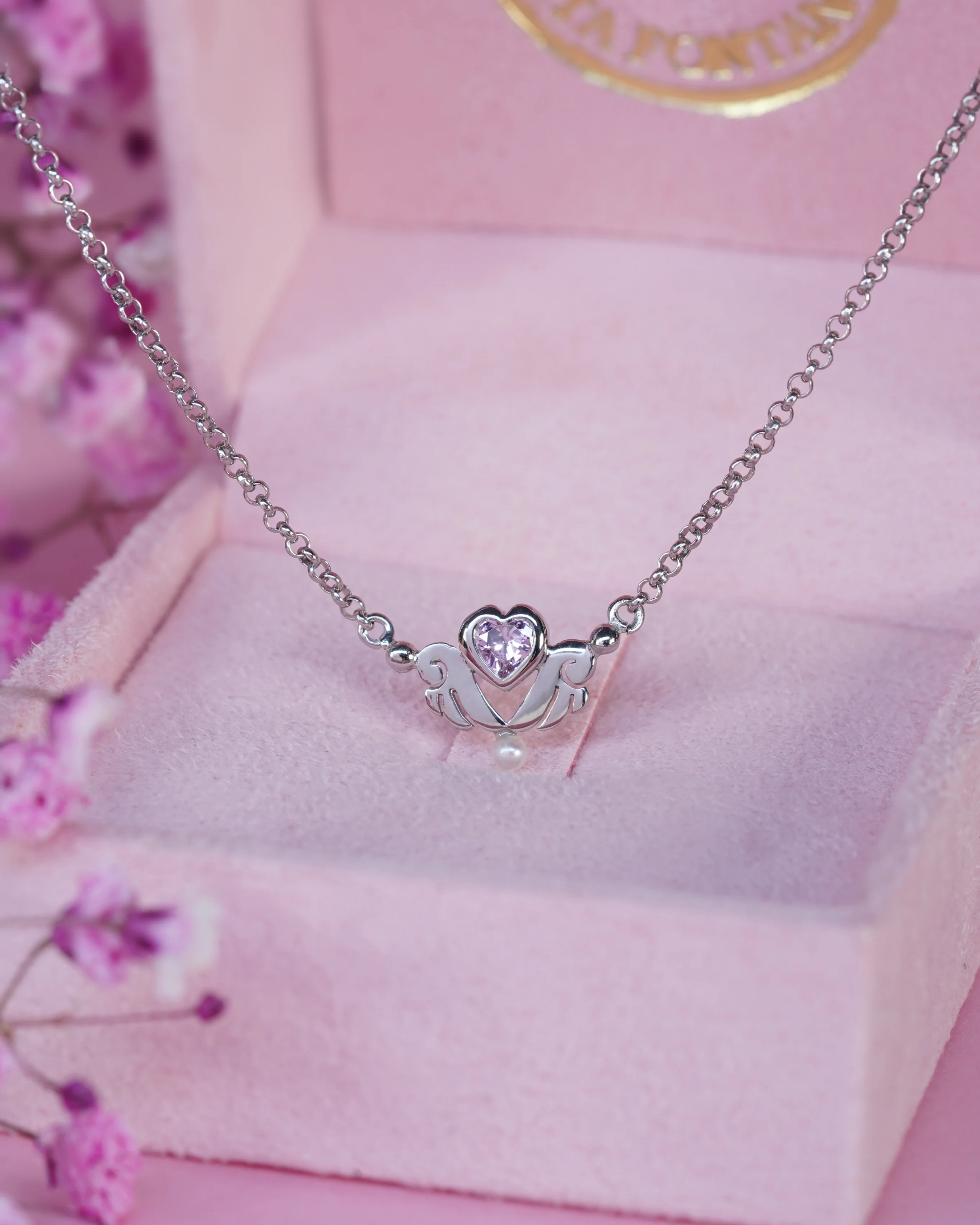 Hold my heart choker