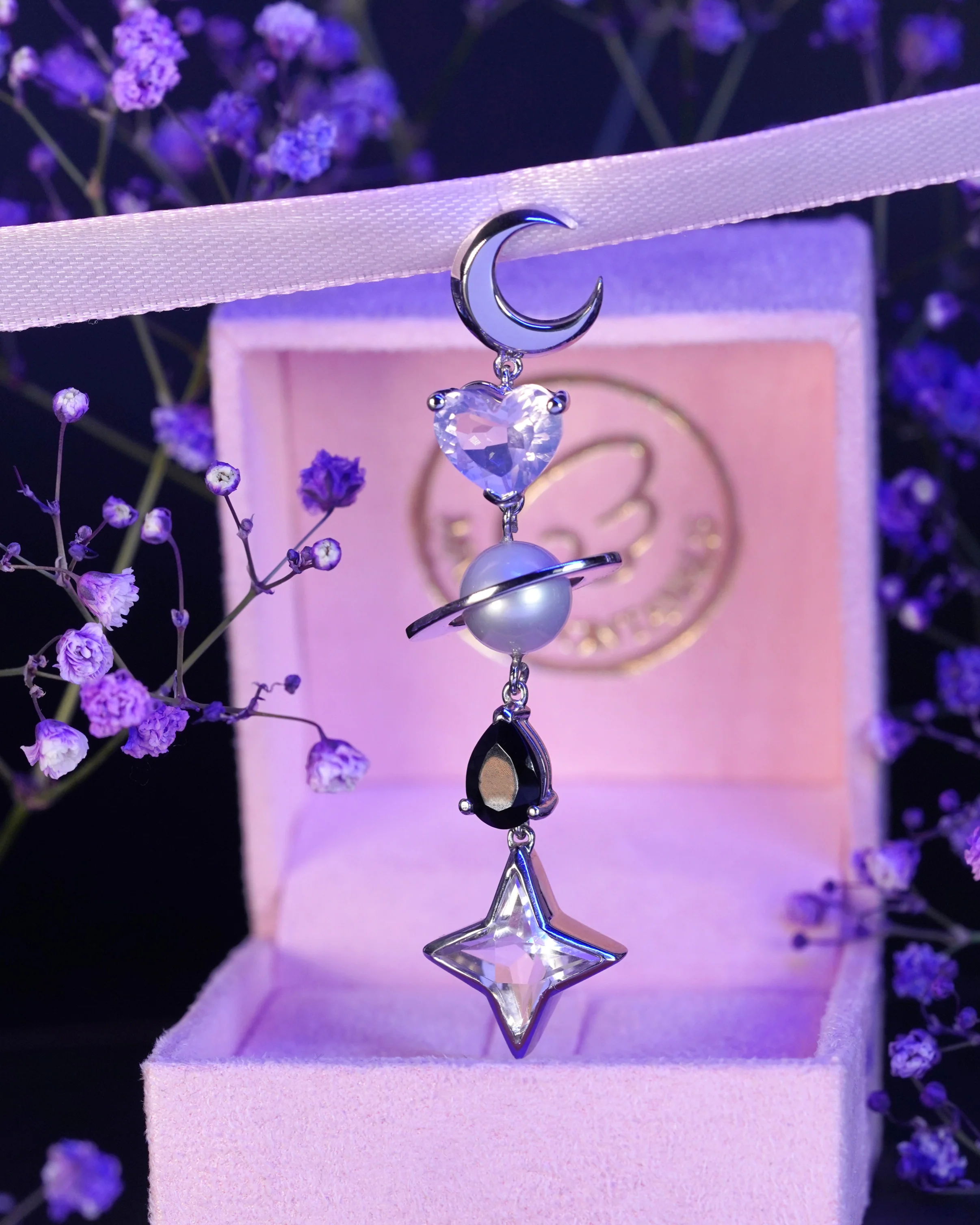 "Incantatio Cosmica" irregular earring - Image 2