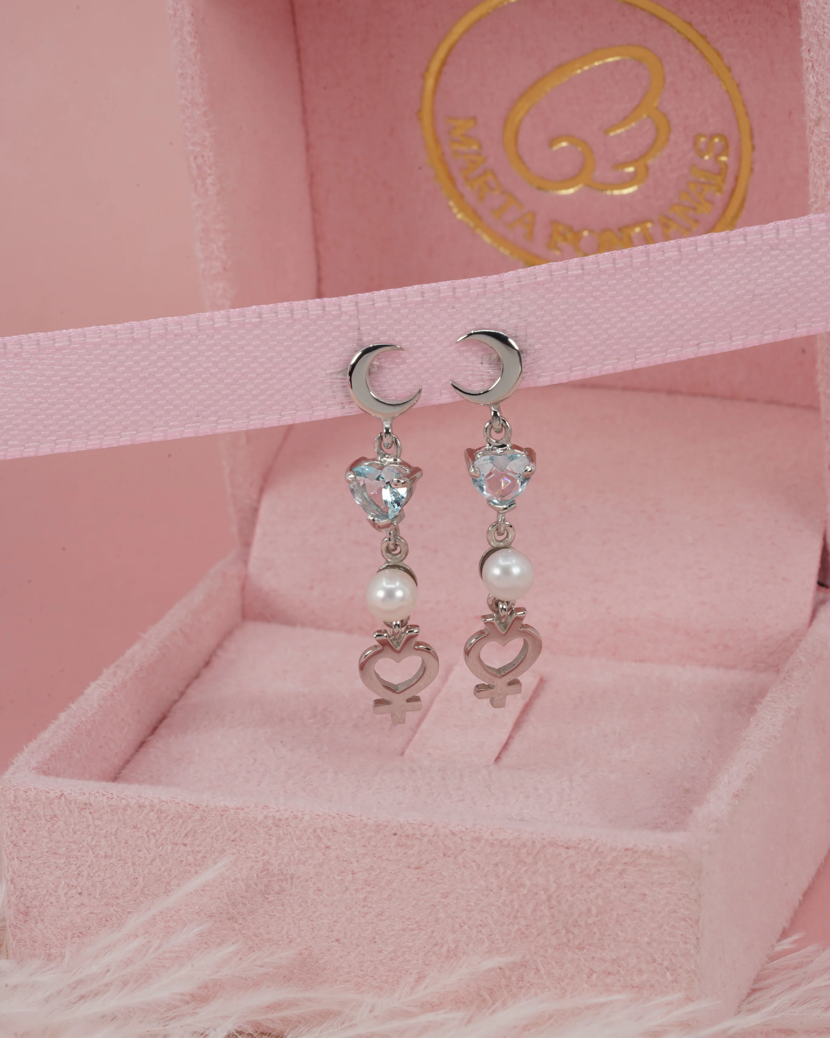 Magical scout earrings